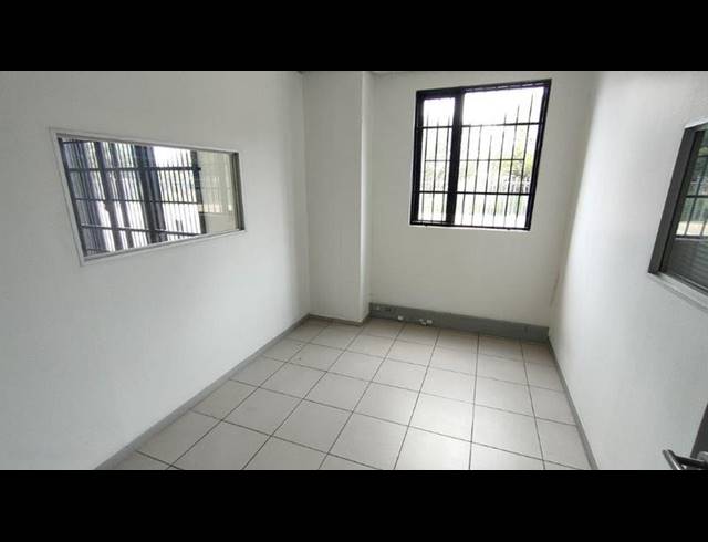 INDUSTRIAL PROPERTY TO RENT IN POMONA